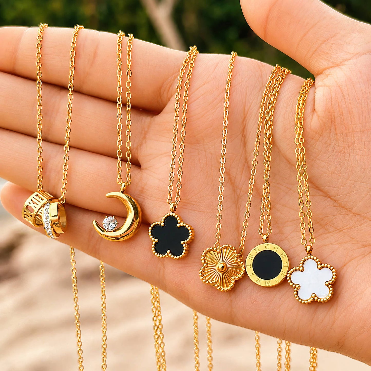 Gold Flower Pendant Necklace